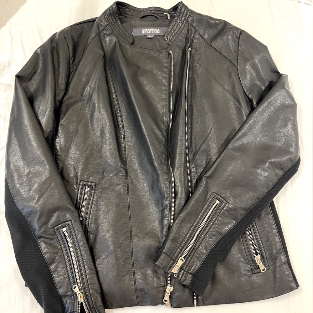 Vintage Voyager Multi-Pocket Leather Jacket